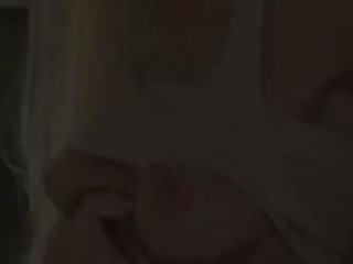 Dva blond mít pohlaví video a výprask kundičky