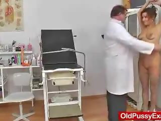 멕시코 양진이 아내 고양이 의사 역할 놀이
