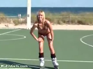 Мръсница блонди rollergirls комплект нагоре навън
