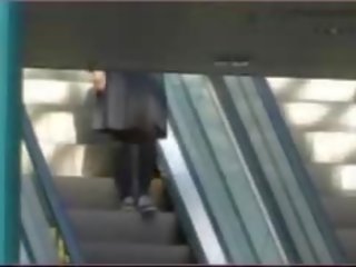 Дуже хороший матуся downblouse гуляти на в вулиця